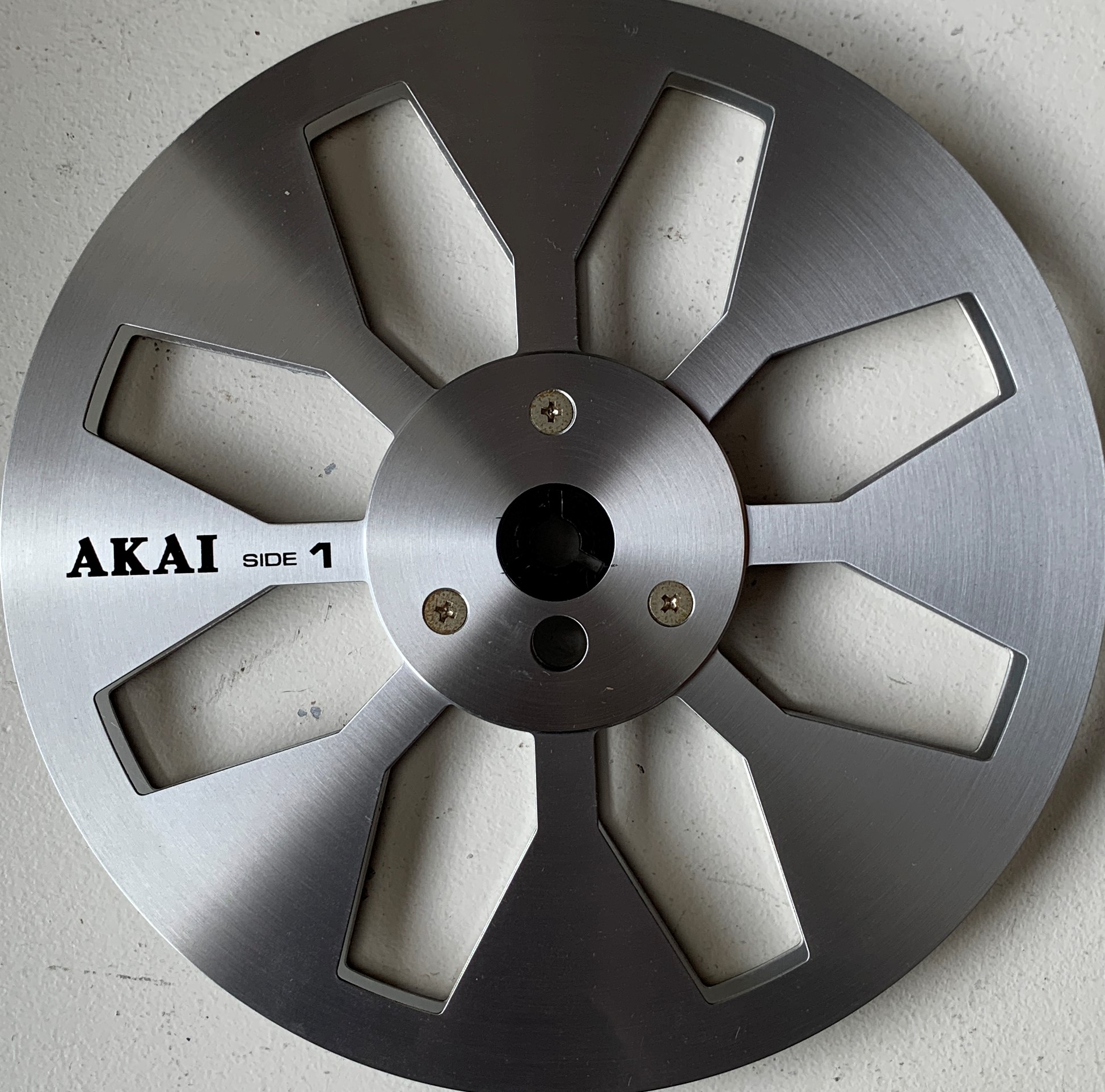 HiFi & High End on Instagram‎: 💥💥💥 ( فروخته شد ) 💥💥💥 AKAI 7 inch  Empty Metal Reel Black & Silver metal Tape 🌟🌟🌟🌟🌟 AKAI Electric CO LTD  , Tokyo Japan 3