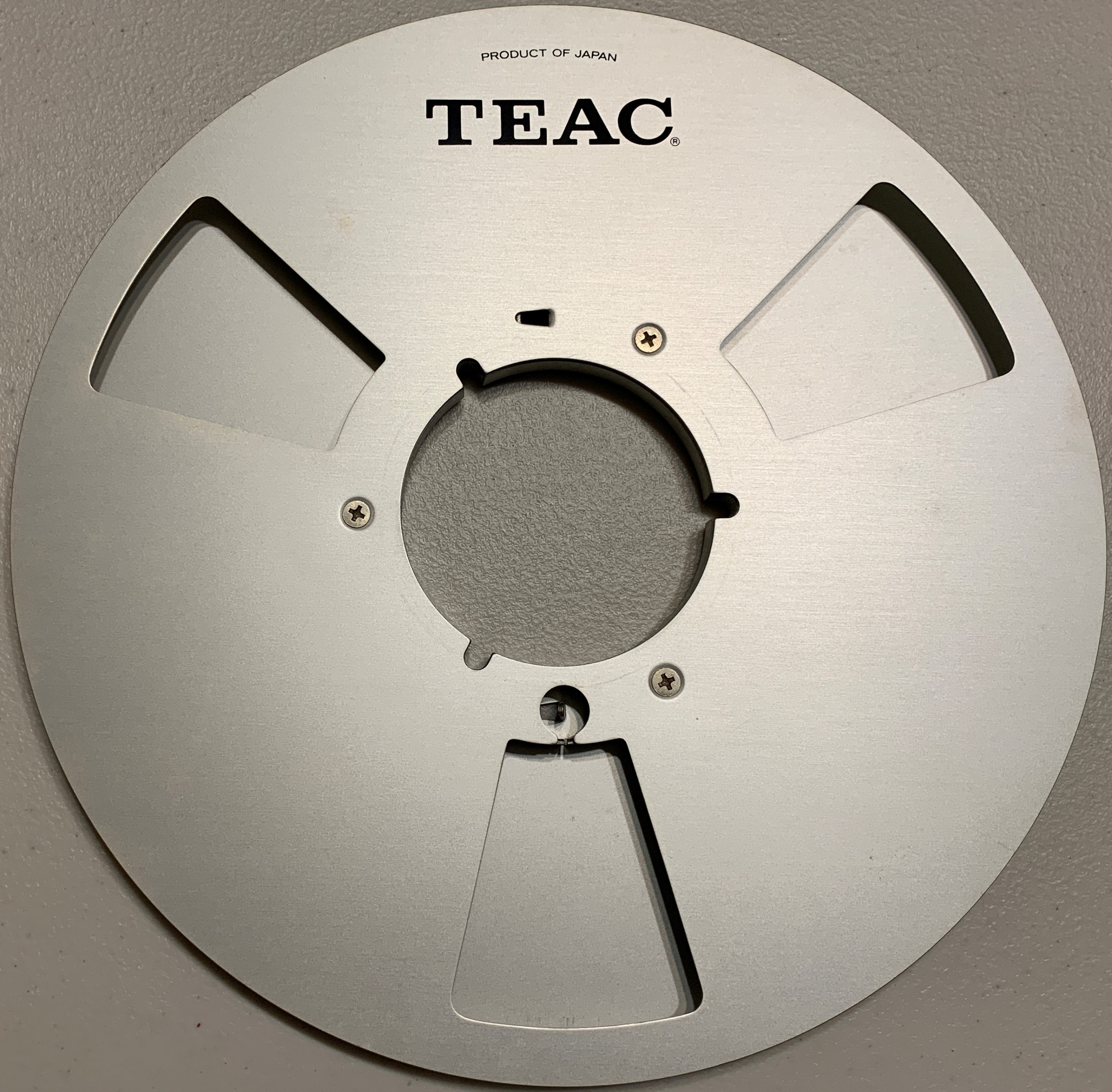 thumbnail image 2 of Ampex 10" Empty Metal Tape Reel - 1/4", Classic 3-Window Silver Design With Box 2 of 13