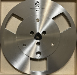TDK-7-in-Large-Hub-Metal-Tape-Reel (2)